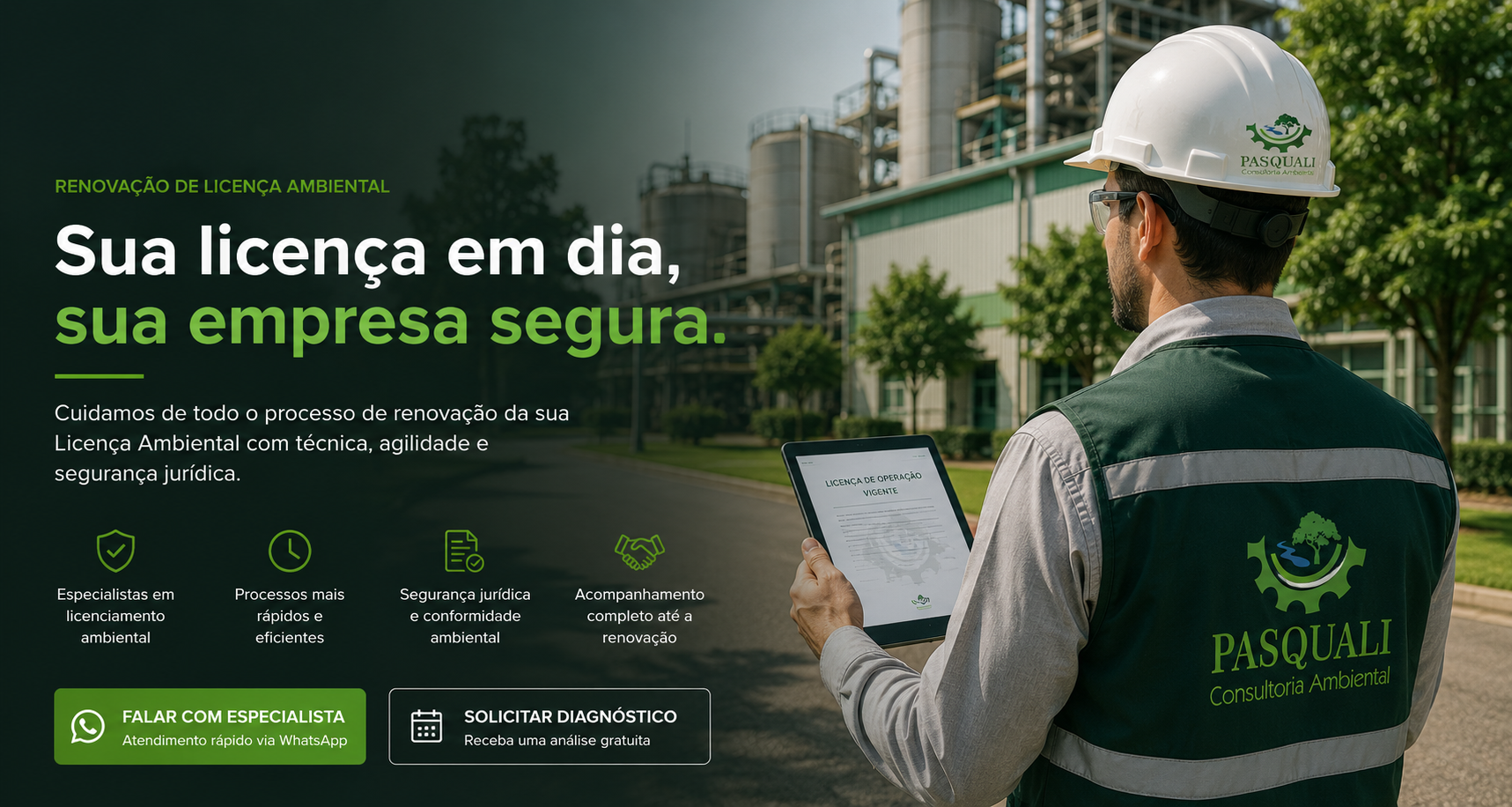 Engenheiro industrial realizando inspeção técnica com tablet em ambiente fabril